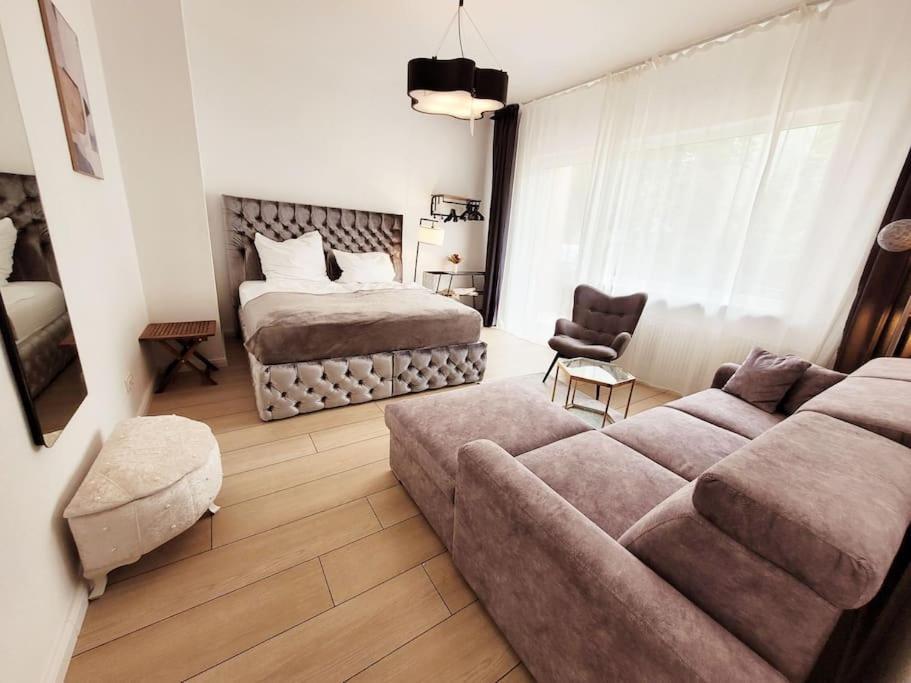 Duplex Apartment Ullstein- 4 Bedrooms, 2 Bathrooms, Living Room, 2 Parking Spaces, Boxspringbeds, Family & Business Apartment! Berlin Zewnętrze zdjęcie