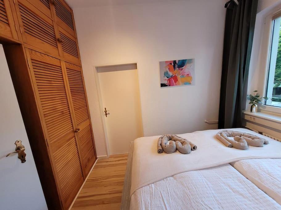 Duplex Apartment Ullstein- 4 Bedrooms, 2 Bathrooms, Living Room, 2 Parking Spaces, Boxspringbeds, Family & Business Apartment! Berlin Zewnętrze zdjęcie