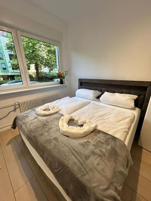 Duplex Apartment Ullstein- 4 Bedrooms, 2 Bathrooms, Living Room, 2 Parking Spaces, Boxspringbeds, Family & Business Apartment! Berlin Zewnętrze zdjęcie