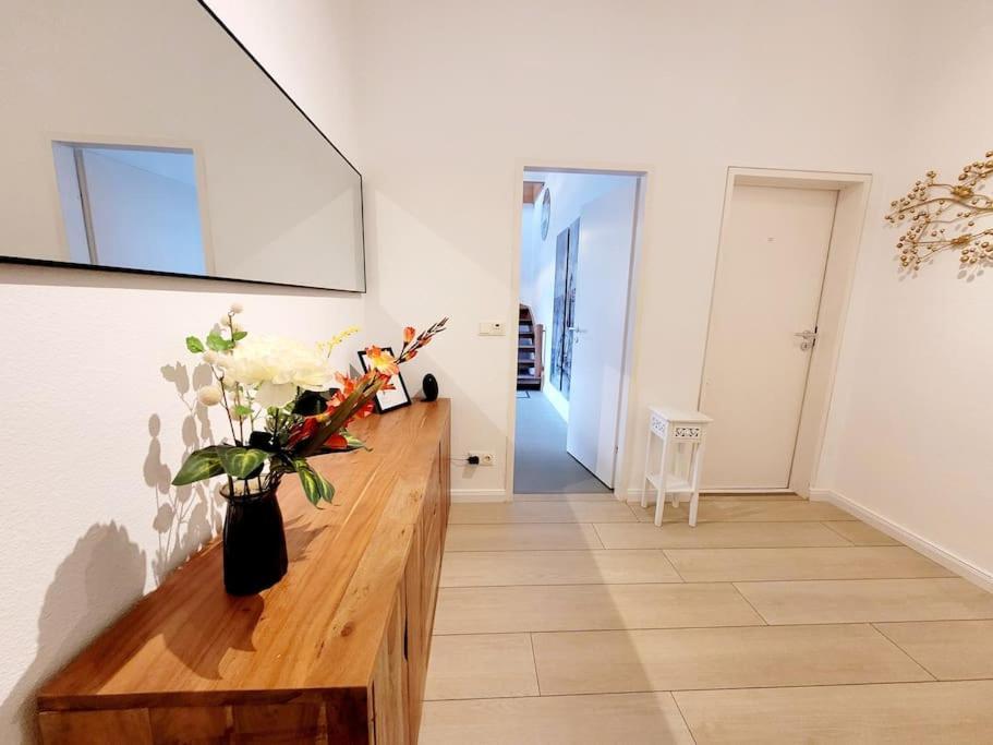 Duplex Apartment Ullstein- 4 Bedrooms, 2 Bathrooms, Living Room, 2 Parking Spaces, Boxspringbeds, Family & Business Apartment! Berlin Zewnętrze zdjęcie