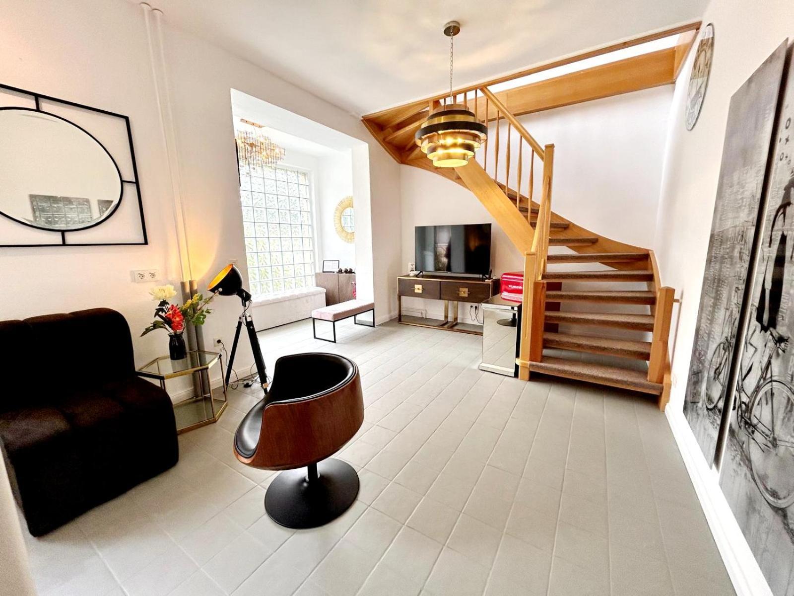Duplex Apartment Ullstein- 4 Bedrooms, 2 Bathrooms, Living Room, 2 Parking Spaces, Boxspringbeds, Family & Business Apartment! Berlin Zewnętrze zdjęcie