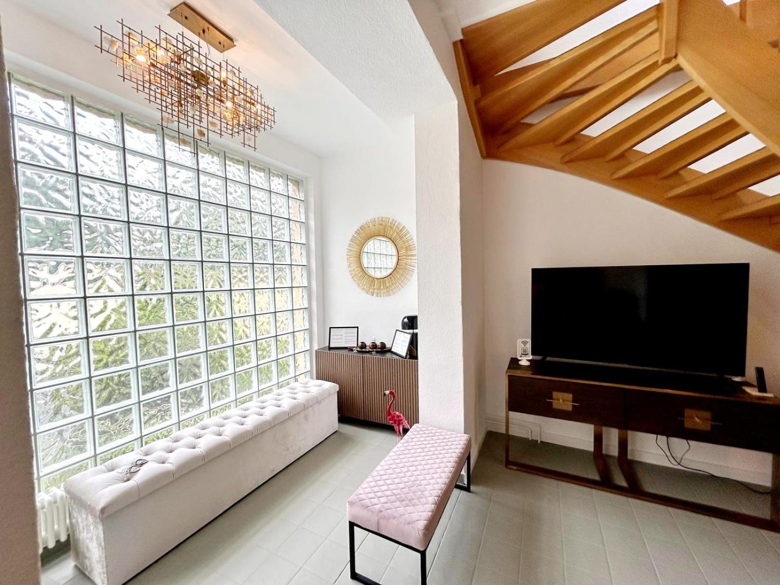 Duplex Apartment Ullstein- 4 Bedrooms, 2 Bathrooms, Living Room, 2 Parking Spaces, Boxspringbeds, Family & Business Apartment! Berlin Zewnętrze zdjęcie