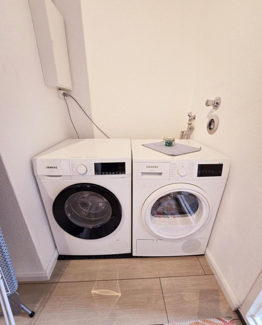 Duplex Apartment Ullstein- 4 Bedrooms, 2 Bathrooms, Living Room, 2 Parking Spaces, Boxspringbeds, Family & Business Apartment! Berlin Zewnętrze zdjęcie