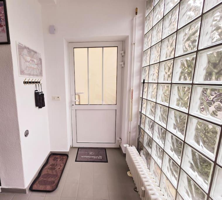 Duplex Apartment Ullstein- 4 Bedrooms, 2 Bathrooms, Living Room, 2 Parking Spaces, Boxspringbeds, Family & Business Apartment! Berlin Zewnętrze zdjęcie