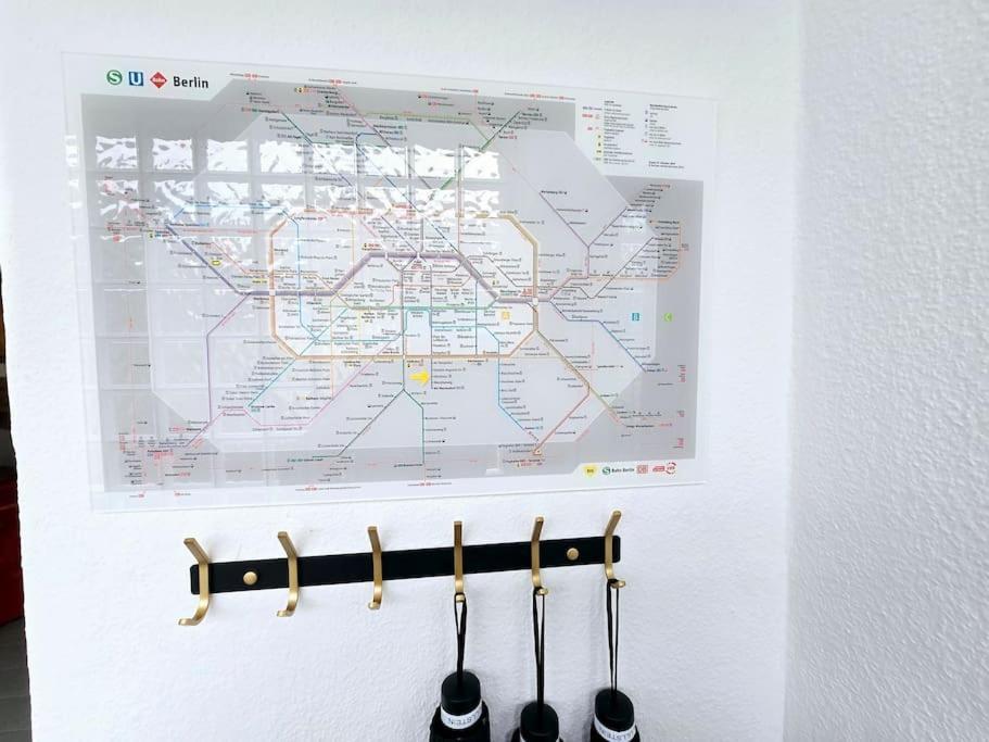 Duplex Apartment Ullstein- 4 Bedrooms, 2 Bathrooms, Living Room, 2 Parking Spaces, Boxspringbeds, Family & Business Apartment! Berlin Zewnętrze zdjęcie